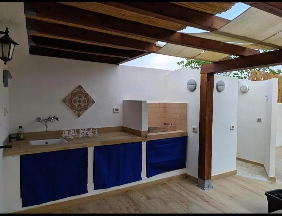 Cottage con veranda attrezzata giardino,vista mare Carloforte  Carloforte (Isola di San Pietro)
