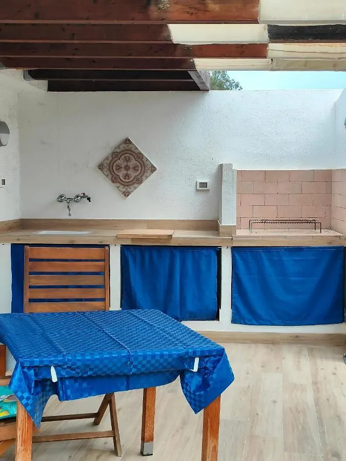 Cottage A 1Km Dal Centro Storico, 500 M Dal Mare,Veranda Attrezzata,Barbecue,Doccia Interna Ed Esterna,Giardino カルロフォルテ アパート