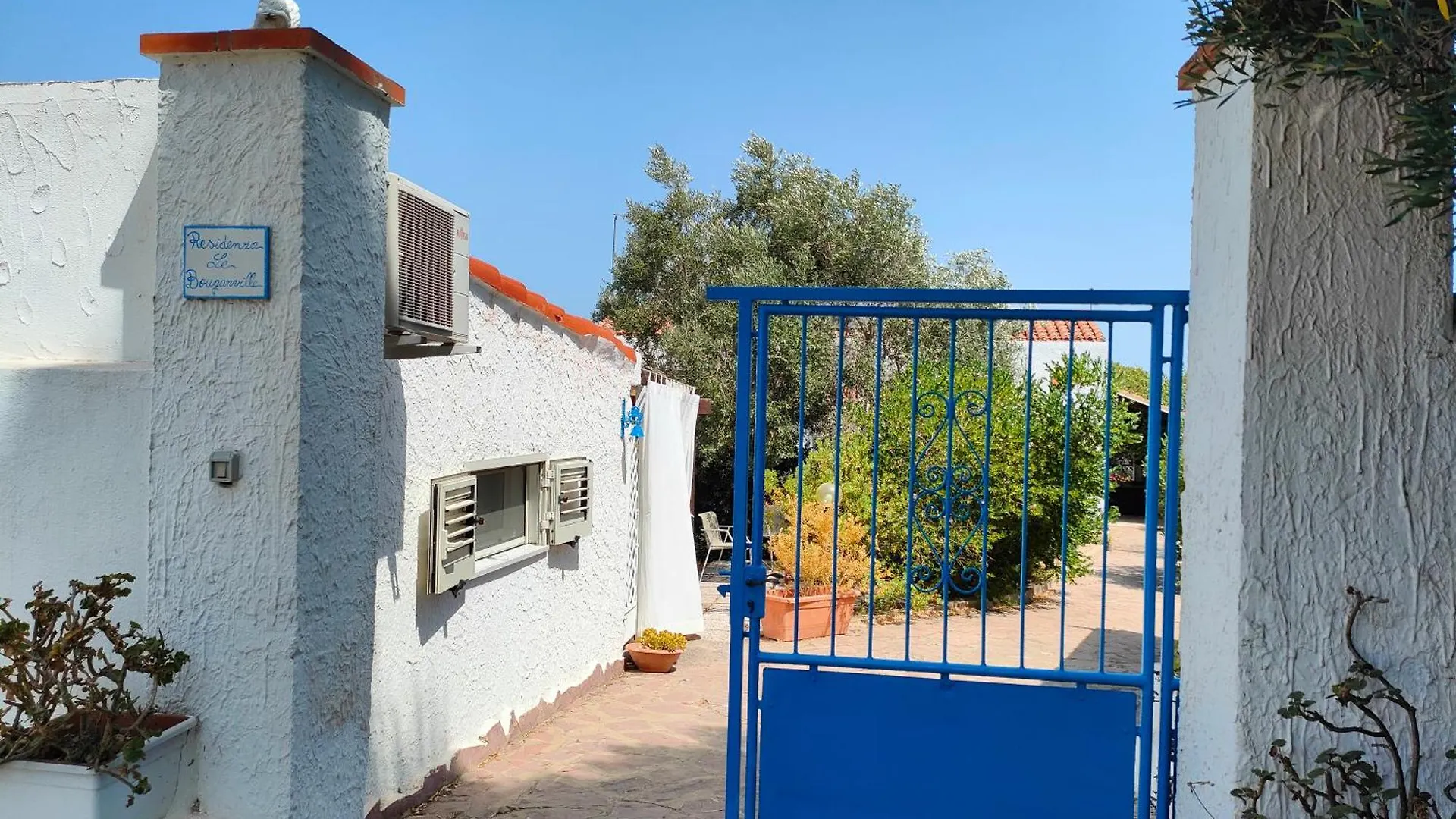 Cottage A 1Km Dal Centro Storico, 500 M Dal Mare,Veranda Attrezzata,Barbecue,Doccia Interna Ed Esterna,Giardino カルロフォルテ 0*,  イタリア